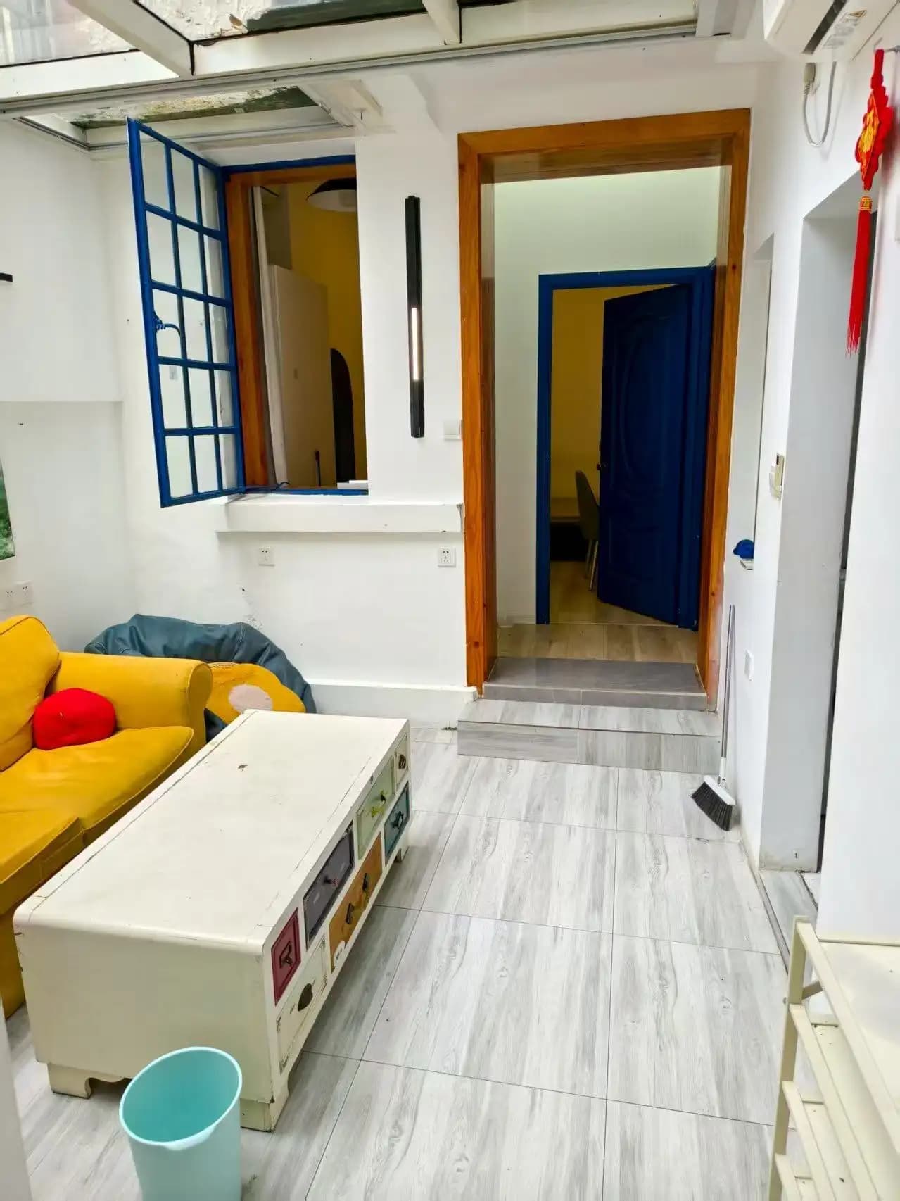 Jing'an Temple Station, Lane 229 Huashan Road, 2bds