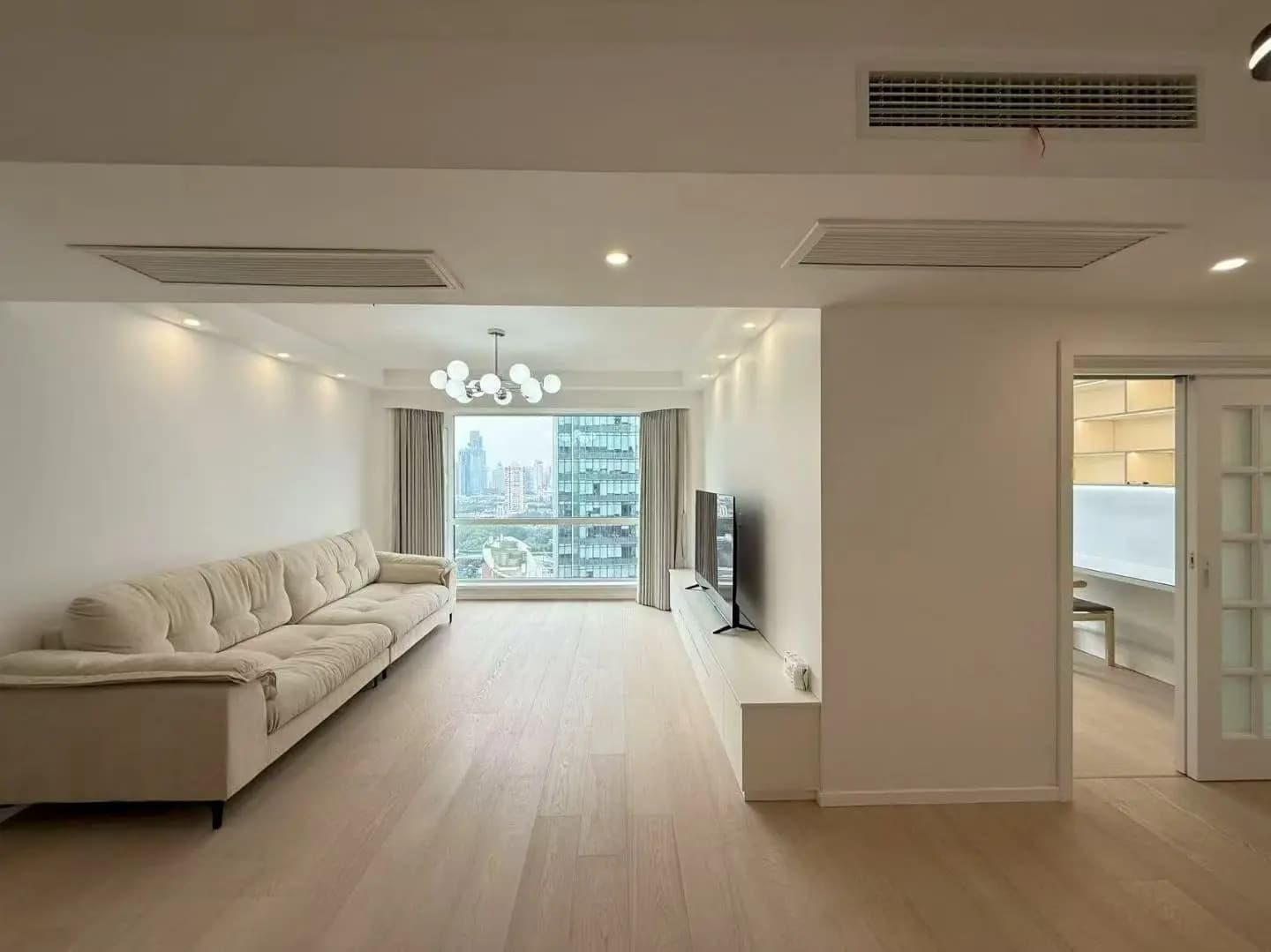 Shaanxi South Road, Oriental Paris Xiafei Garden, 3bds