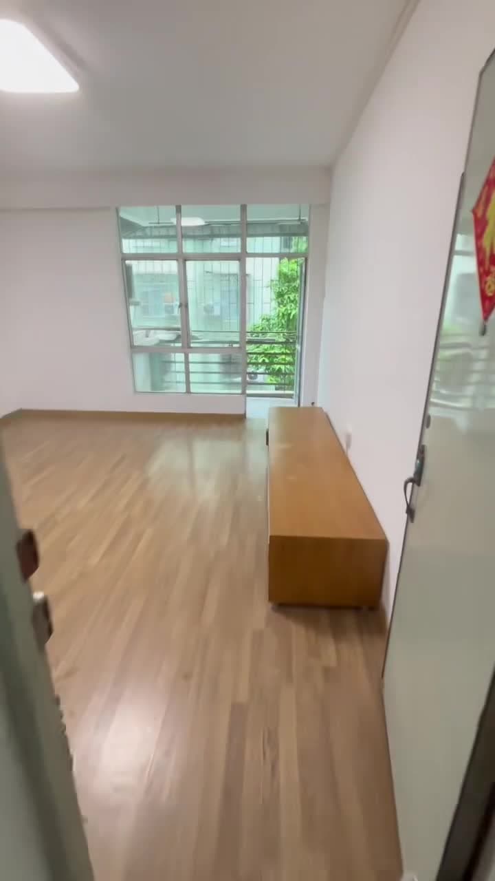훙링난역, 빈위안샤오취, 투룸