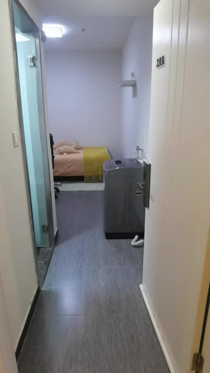 룽창루역, 청과공원 상하이 룽창루 지하철역점, 원룸