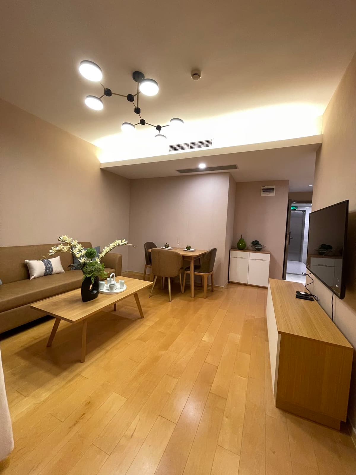 Changshou Road Station, Baiyaju, 2bds