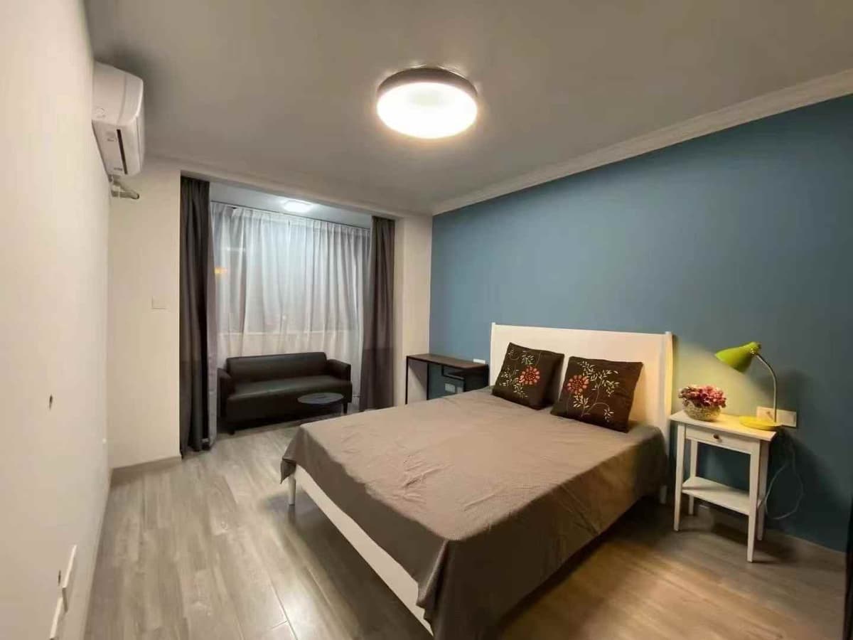 Loushanguan Road Station, Lane 390 Zunyi Road, 2bds