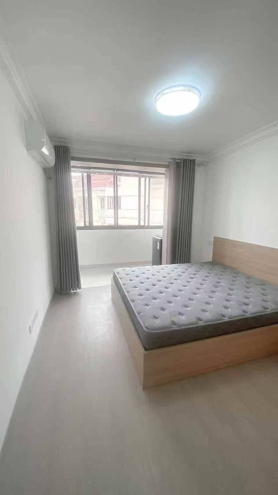 Zhongshan Park Station, Lane 1424 Wanhangdu Road, 1bd
