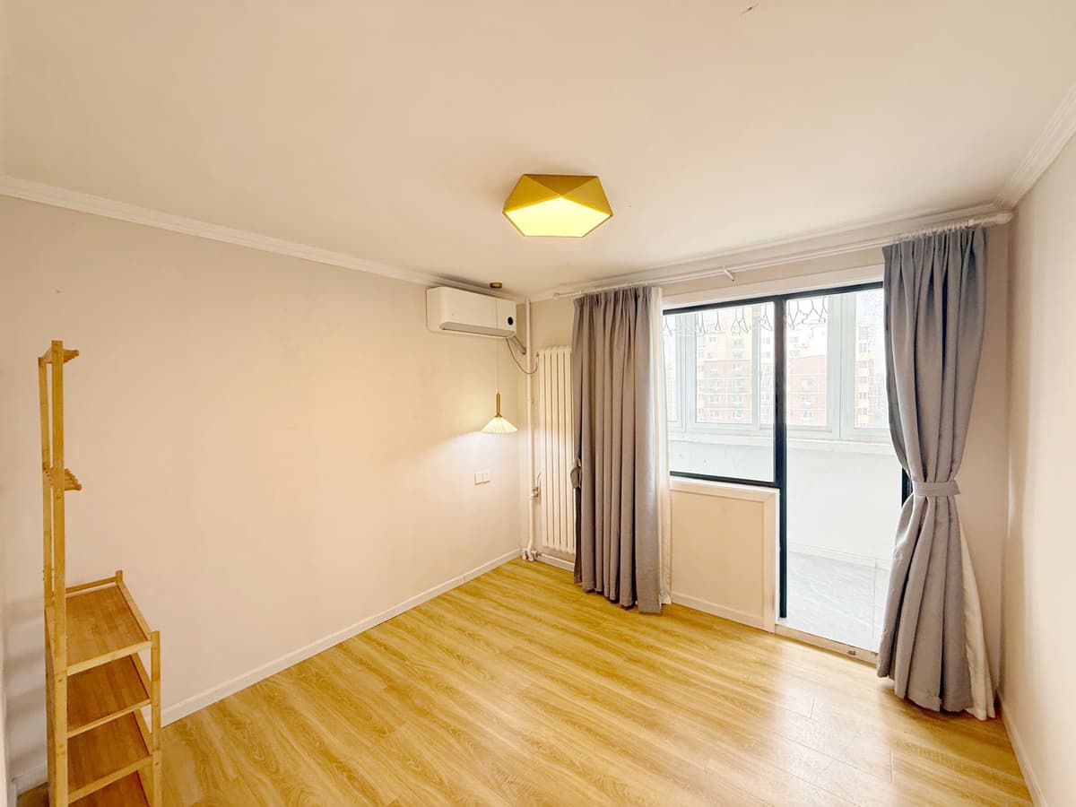 Jishuitan Station, Subway Dormitory, 2bds