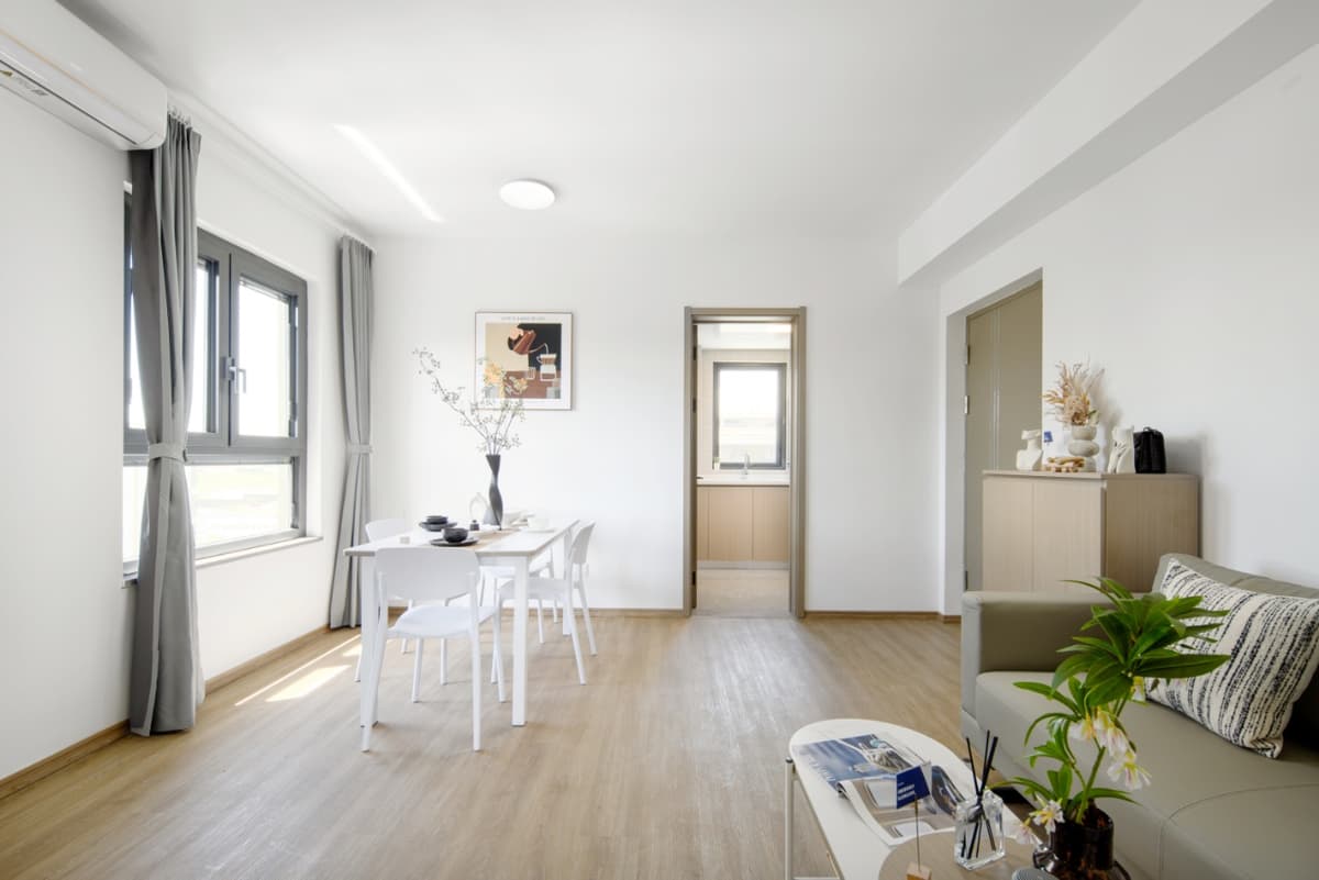 Zhouhai Road Station, One Room Apartment · Gaoxing Brilliant Mansion, 2brs