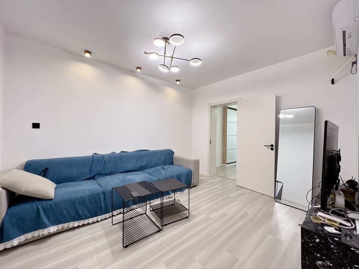 Zhongshan Park Station, Changfeng Mingguang Building, 2bds