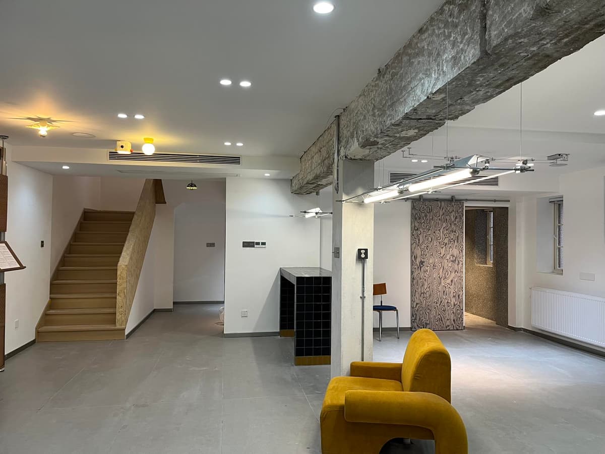 Nangjing West Road Station, Lane 470 Shanxi North Road, 4bds