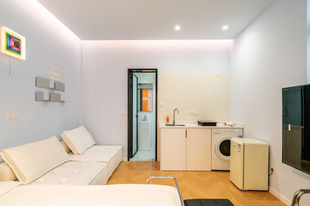 South Shaanxi Road Station, Lane 169 Changle Road, 1bd