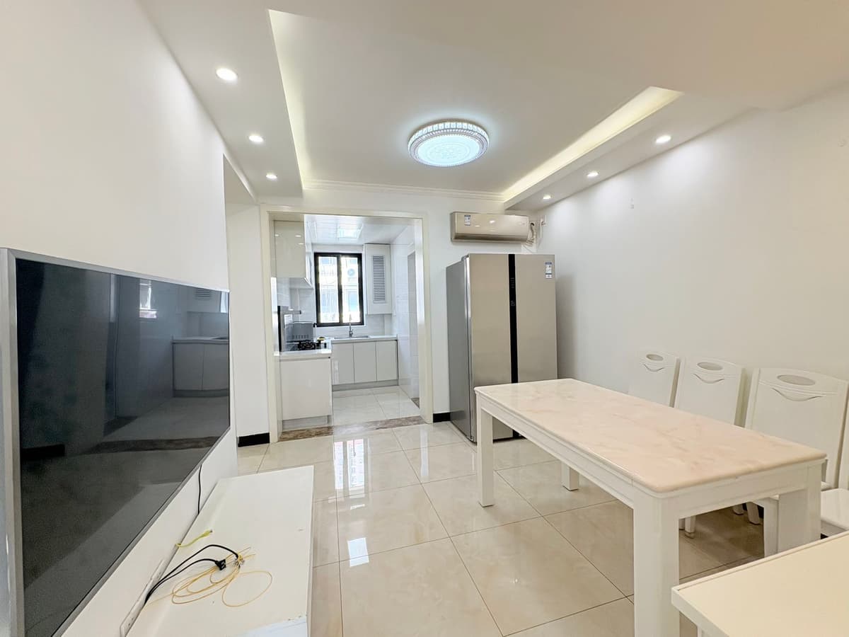 Yan'an West Road Station, Dingxi Road Lane 1235, 2bds