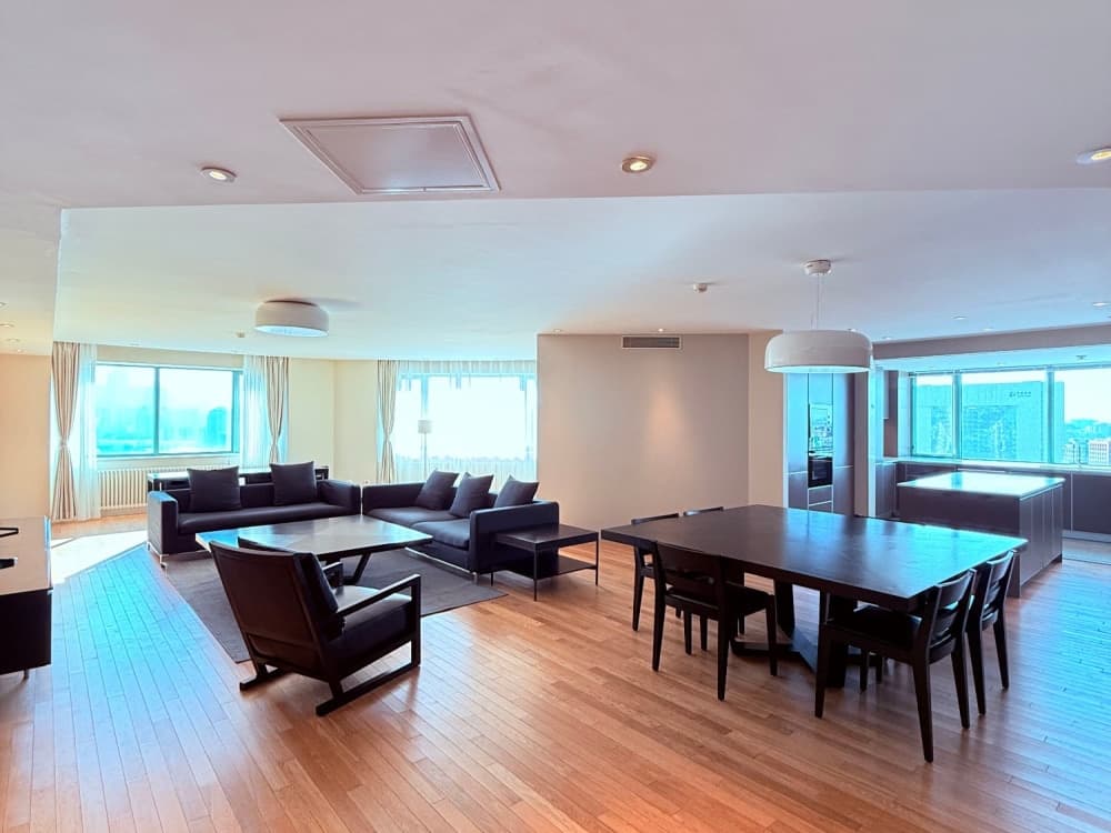 Dongsi 10th Street Station, Donghuan Plaza International Apartment, 3bds