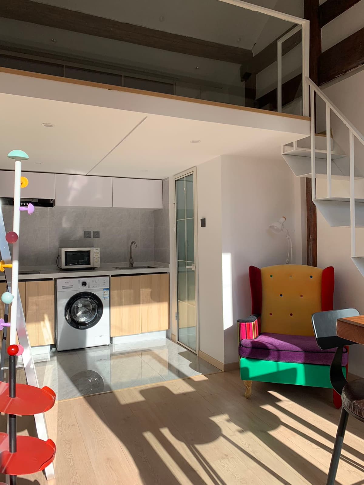 Near Gulou Street Station, Beiluoguxiang, 1bd