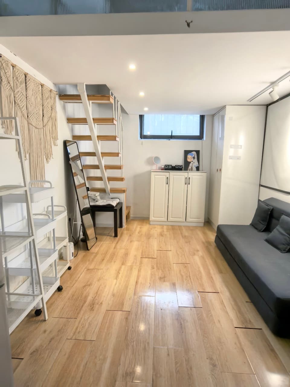 Nanluoguxiang Station, Qiangu Louyuan Hutong, 1bd